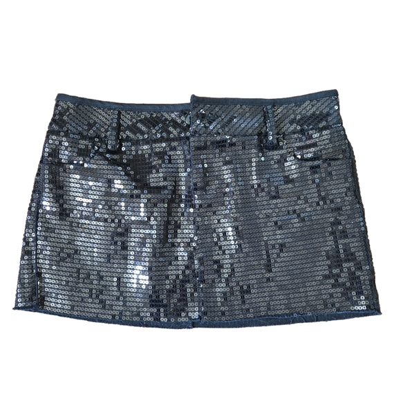 Black Mini Skirt Shimmering Style - Picture 1 of 6